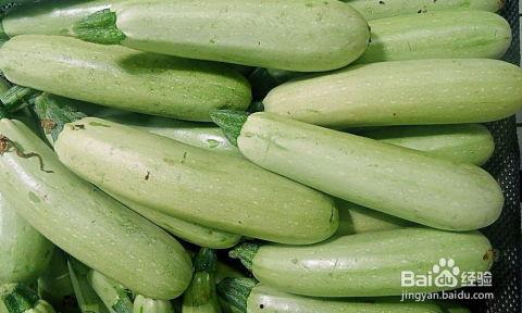 吃瓜西葫芦,揭秘瓜农的甜蜜生活与丰收喜悦  第2张