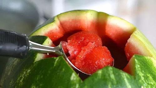 吃西瓜半个瓜,夏日清凉新体验