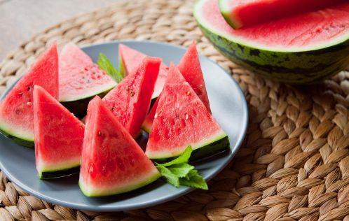 吃瓜群众搬板凳,围观娱乐圈风云变幻