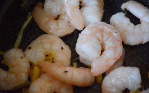 哈密瓜和鱿鱼一起吃吗